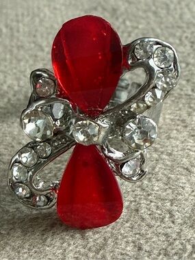 Elegant Red Crystal Bow Ring with Clear Rhinestones